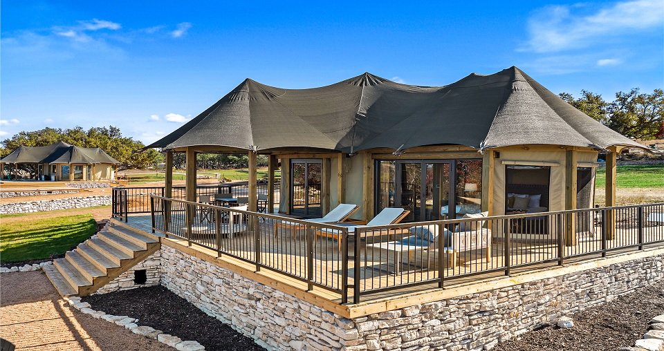 Trendsetting Comfort: The Rise of Luxury Glamping in Texas’ Natural Heartland